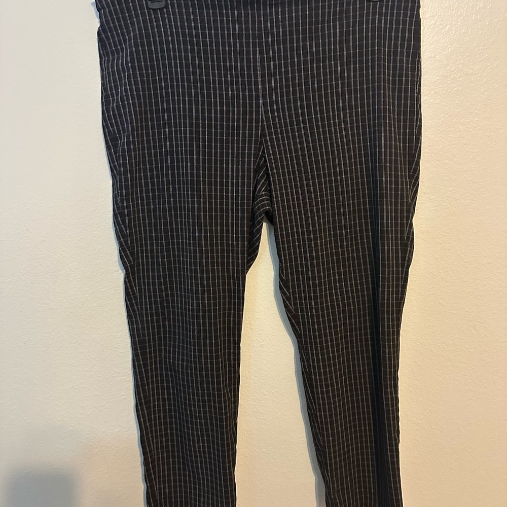 Elle Black and White Striped Capris